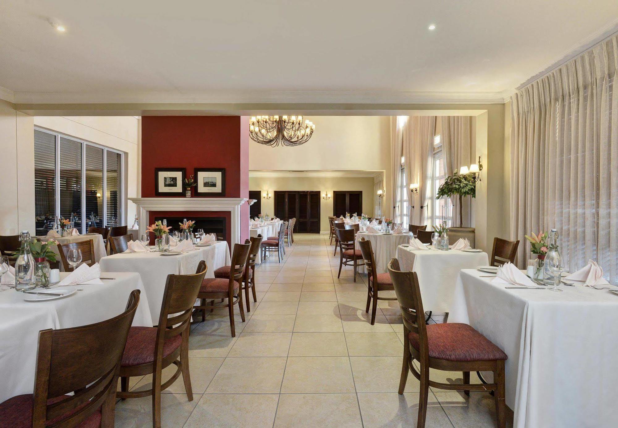 Protea Hotel By Marriott Mahikeng Mafikeng Exterior photo